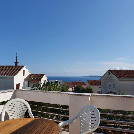 Apartment With Terace And Sea View Marica Крк Экстерьер фото