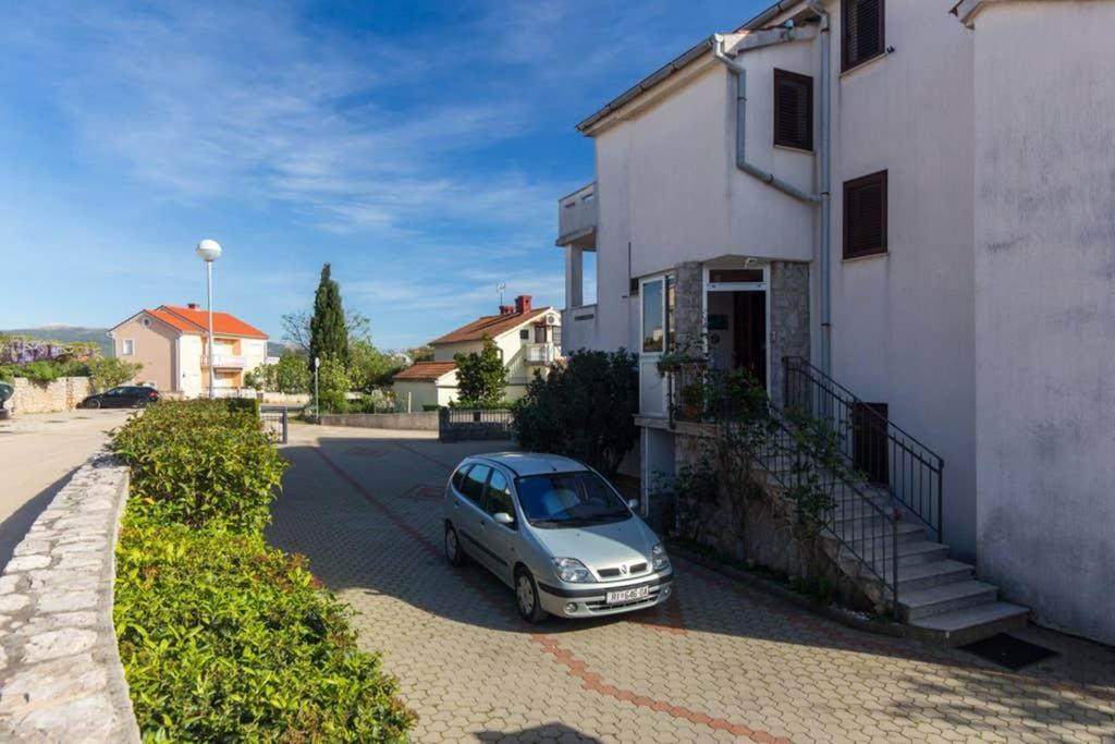 Apartment With Terace And Sea View Marica Крк Экстерьер фото