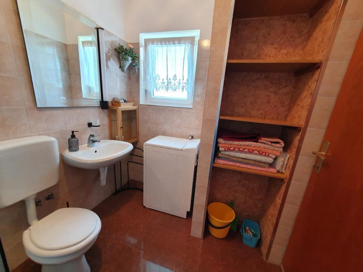Apartment With Terace And Sea View Marica Крк Экстерьер фото