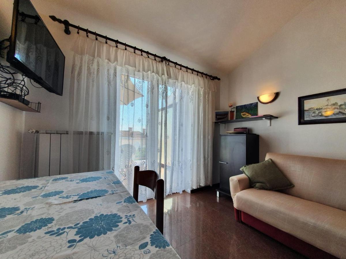Apartment With Terace And Sea View Marica Крк Экстерьер фото