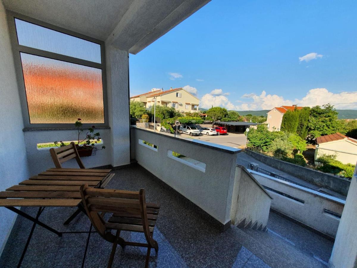 Apartment With Terace And Sea View Marica Крк Экстерьер фото